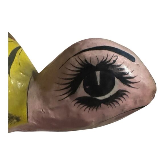 Vintage paper mache folk art turtle with floral accents. Signed. Unique decor - Picture 6 of 16